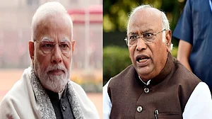 'सिर्फ 3 घंटे का दौरा, क्या यही राजधर्म है', PM मोदी के मणिपुर दौरे पर मल्लिकार्जुन खड़गे ने उठाए सवाल