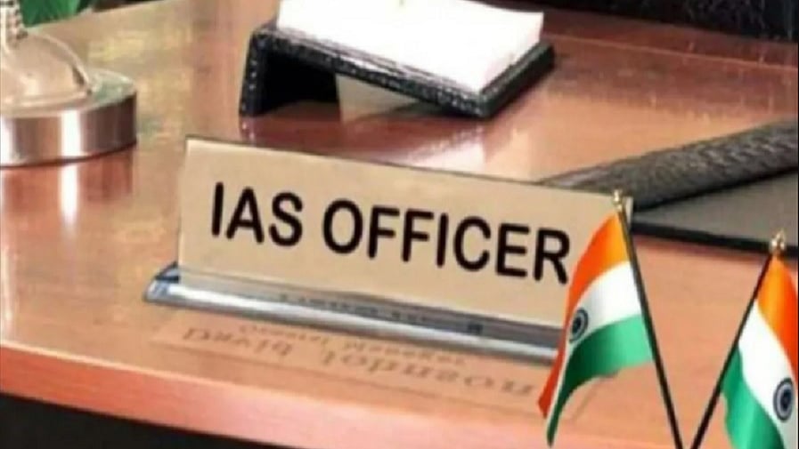 उत्तर प्रदेश में 16 वरिष्ठ आईएएस अफसरों का तबादला, लखनऊ, प्रयागराज और बरेली के कमिश्नर बदले