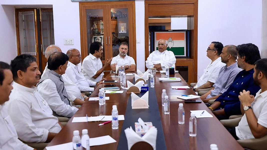 बिहार विधानसभा चुनाव को लेकर कांग्रेस ने तेज की तैयारी, प्रदेश चुनाव समिति का किया गठन