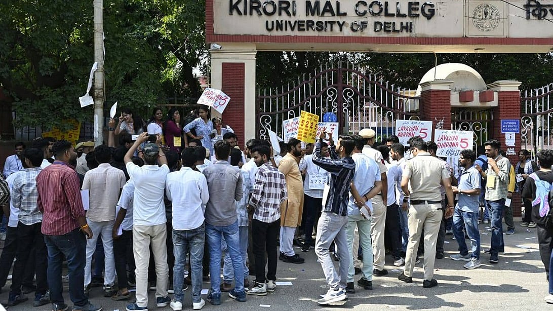 DUSU चुनावः जीत के बाद जुलूस नहीं निकाल पाएंगे विजयी उम्मीदवार, दिल्ली हाईकोर्ट ने प्रतिबंध लगाया (फोटोः विपिन)