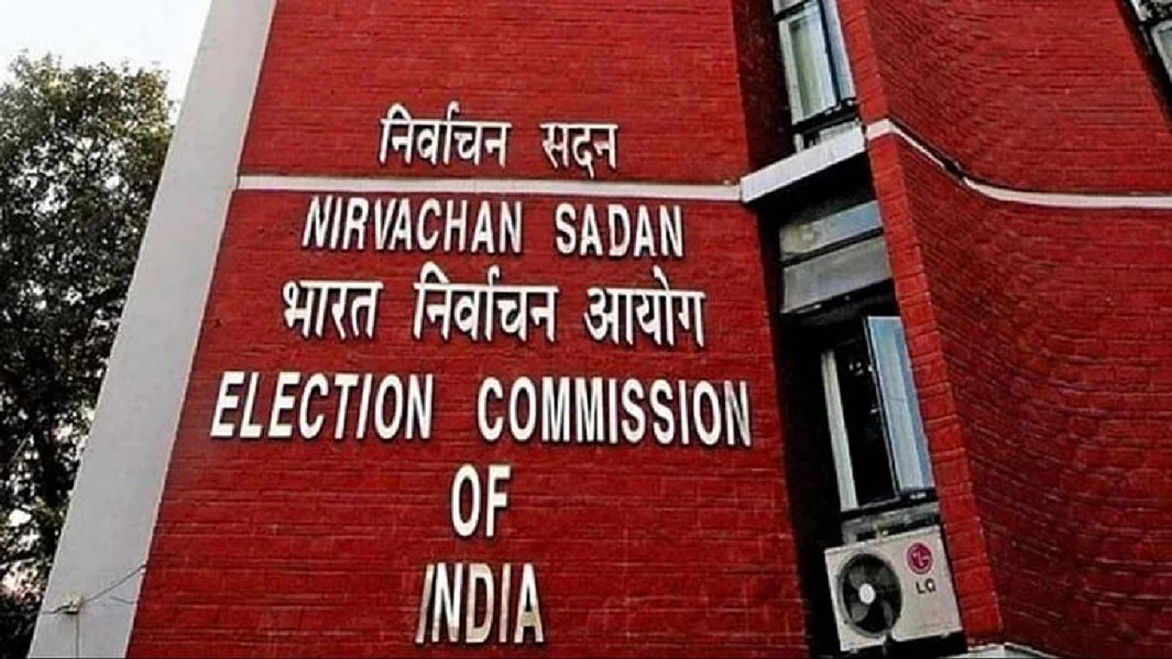 दिल्ली निर्वाचन आयोग ने शुरू की राजधानी में SIR लागू करने की तैयारी, अपलोड की 2002 की मतदाता सूची