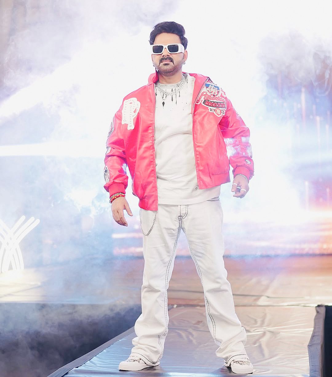 सिनेजीवन: काजोल और फराह ने आर्यन खान के डेब्यू प्रोजेक्ट को बताया हिट और सोनू सूद बने किसानों के ‘दोस्ताना दूत’