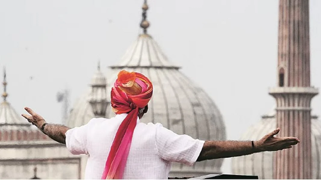 यह इक्कीसवीं सदी का चोर है, चोरों का चोर है, उनका सिरमौर है!