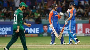 एशिया कप: अभिषेक शर्मा और शुभमन गिल की आतिशी पारी की बदौलत भारत ने पाकिस्तान को फिर हराया, 6 विकेट से विजय