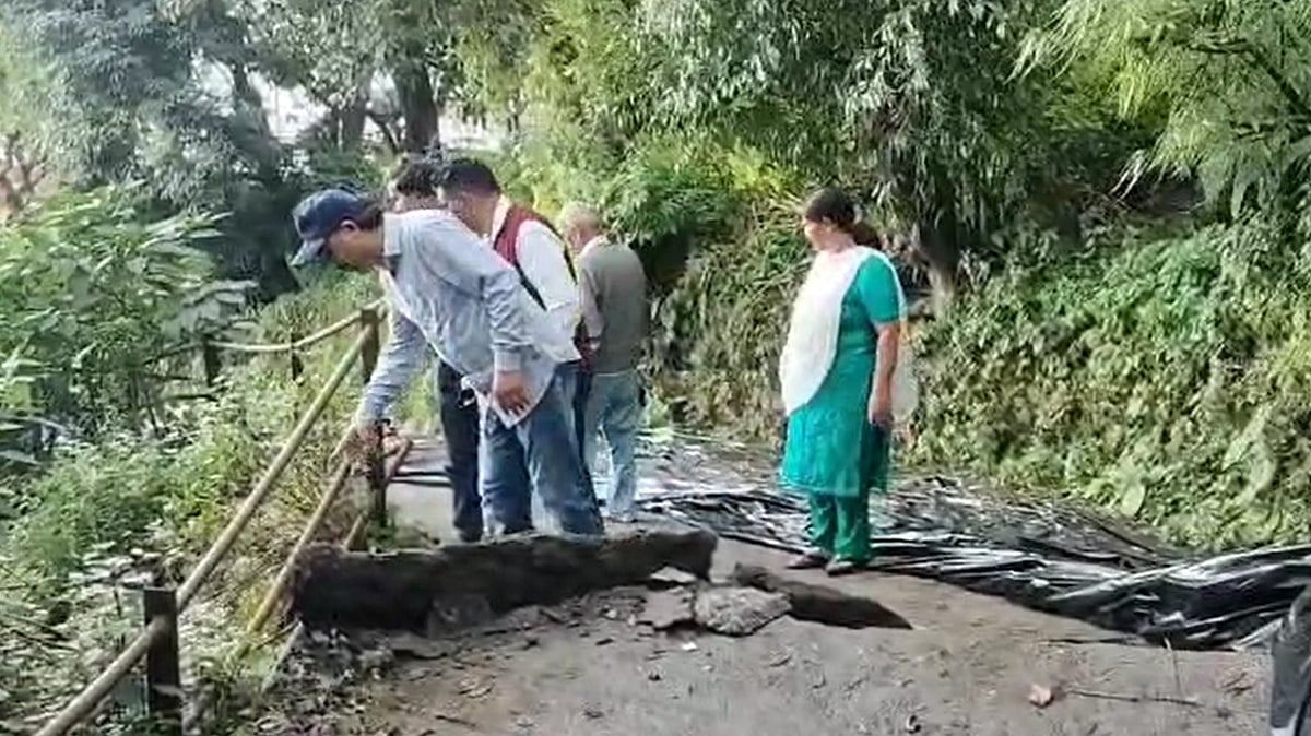 मसूरी में भूस्खलन से हर दिन 2 से 3 फीट नीचे धंस रही जमीन