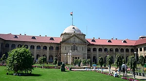 यूपी में सहायता प्राप्त 558 मदरसों की जांच पर इलाहाबाद हाईकोर्ट ने लगाई रोक, NHRC और शिकायतकर्ता को नोटिस