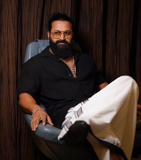 सिनेजीवन: फिल्म 'कांतारा: चैप्टर 1' को लेकर चल रहा बड़ा फर्जीवाड़ा और जान्हवी बनीं मनीष पॉल की रिक्शा ड्राइवर