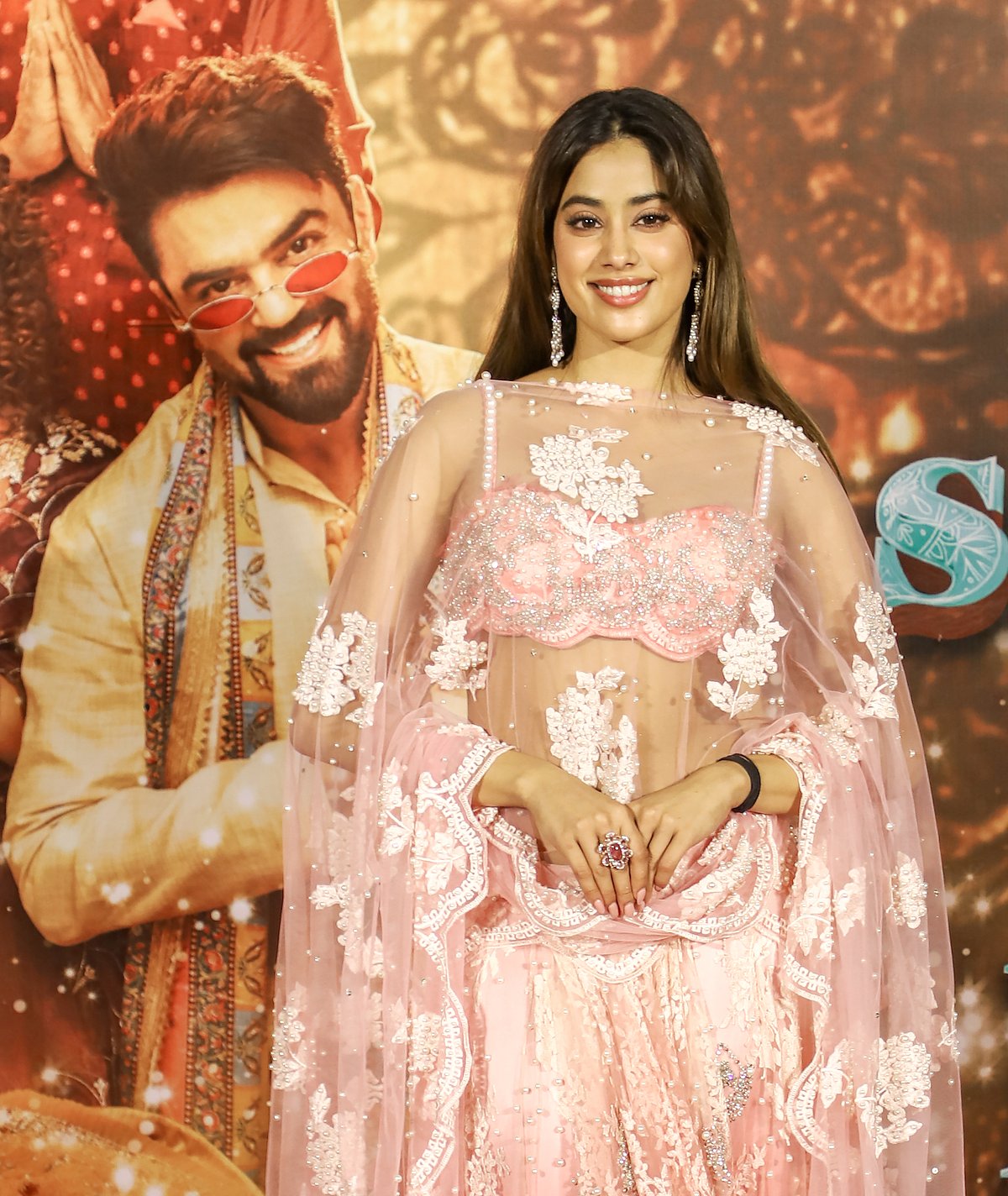 सिनेजीवन: 'Gen-Z का राज कपूर-गुरु दत्त जैसे सिनेमा के दिग्गजों को भूलना चिंताजनक' और मनीष पॉल पर फिदा हुईं जाह्नवी