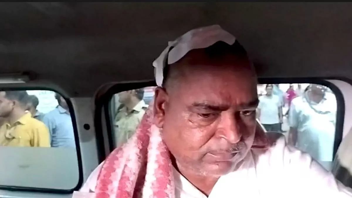 पूर्व मंत्री गायत्री प्रजापति