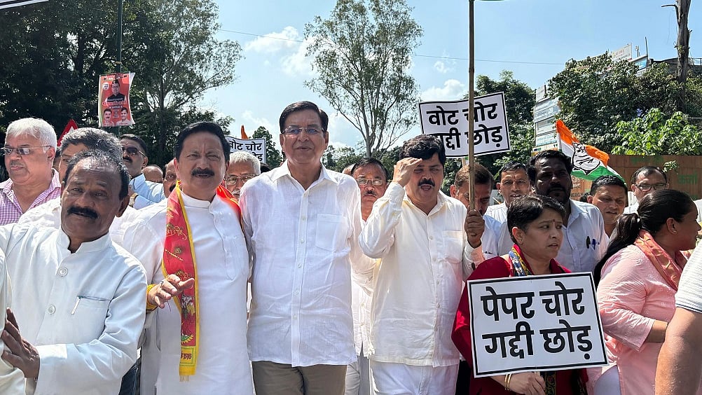 उत्तराखंडः पेपर लीक के खिलाफ कांग्रेस का जोरदार प्रदर्शन, कई नेताओं ने दी गिरफ्तारी