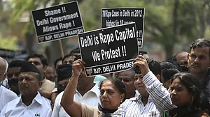 विष्णु नागर का व्यंग्यः क्या पता कब दिल्ली दुनिया की रेप कैपिटल बन जाए और बीजेपी सरकार इसका जश्न मनाए!