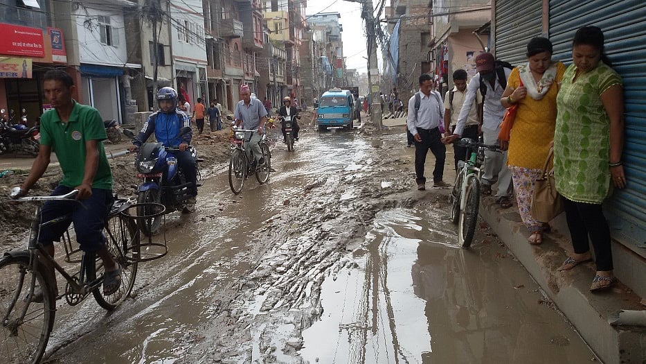 नेपाल में भारी बारिश के बाद भूस्खलन, काठमांडू में वाहनों की आवाजाही पर तीन दिन का प्रतिबंध लगा