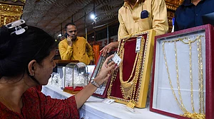 सोना ने तोड़े सारे रिकॉर्ड, चांदी के भी बढ़े दाम, यहां देखें रेट