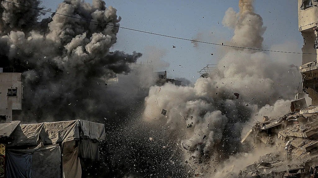 मौत और तबाही को मुनाफे में बदलती विश्व व्यवस्था