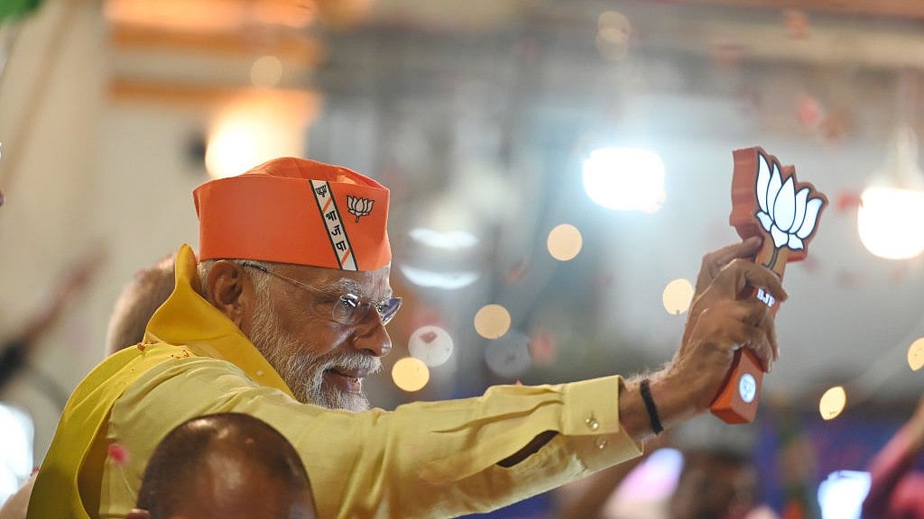 आकार पटेल / असमानता बढ़ाती स्मृद्धि और हिंदुत्व के 'आदर्शलोक' की तरफ ले जाती राजनीतिक प्रगति