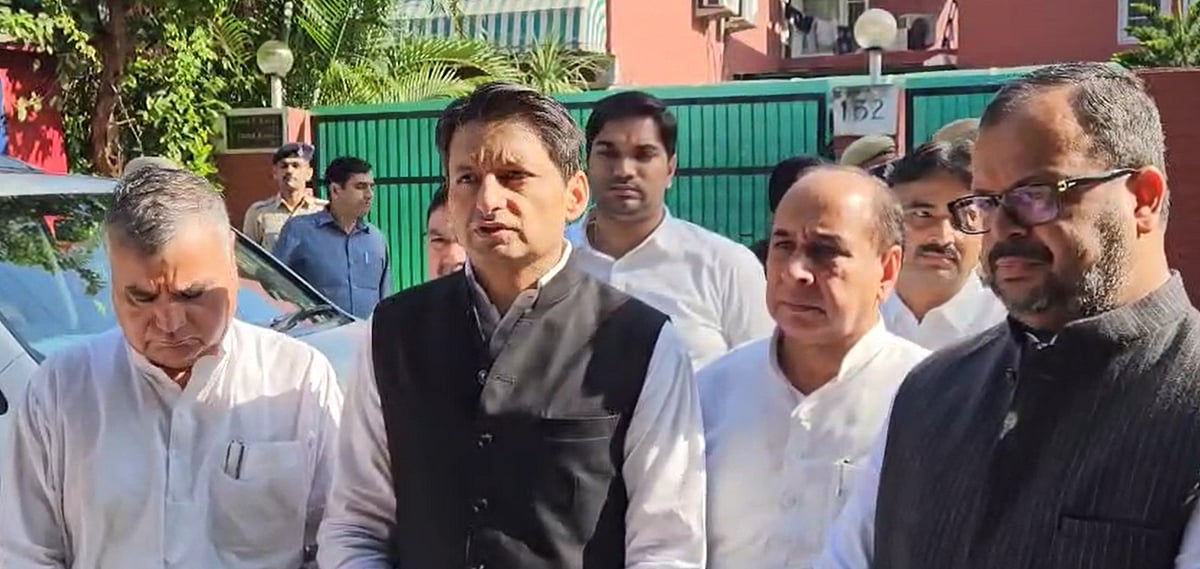 IPS पूरन कुमार के परिजनों से मिले दीपेंद्र हुड्डा, दोषियों के खिलाफ कार्रवाई की मांग, कहा- देश में डरावना माहौल