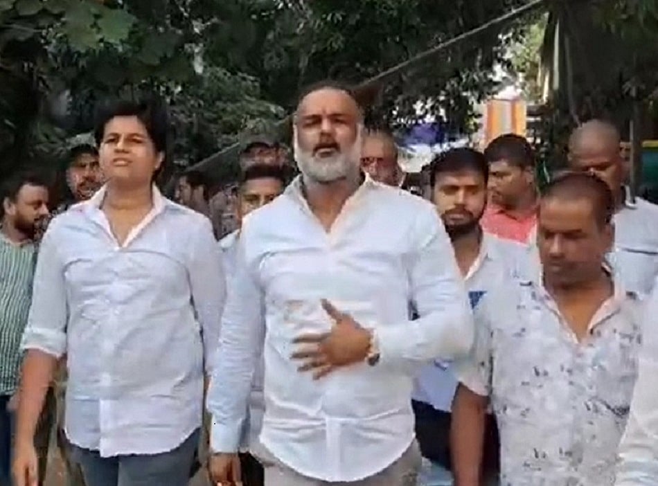 JDU का एक और विधायक बागी, बरबीघा से राजो सिंह के पोते सुदर्शन कुमार ने निर्दलीय दाखिल किया नामांकन