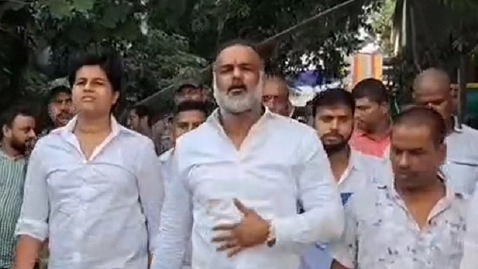 JDU का एक और विधायक बागी, बरबीघा से राजो सिंह के पोते सुदर्शन कुमार ने निर्दलीय दाखिल किया नामांकन