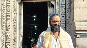 सिनेजीवन: मां मुंडेश्वरी का धन्यवाद करने पहुंचे ऋषभ शेट्टी और क्या बिग बॉस में जाएंगे अर्जुन बिजलानी?