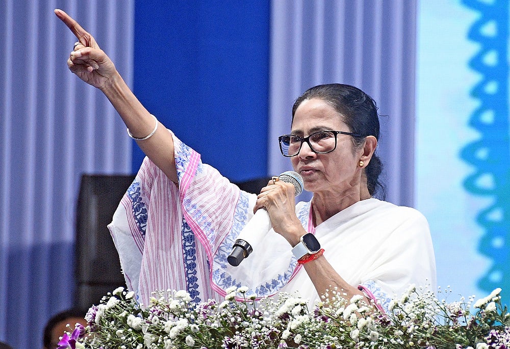 गोरखा मुद्दों पर बातचीत के लिए मध्यस्थ की नियुक्ति पर भड़कीं ममता, पीएम को पत्र लिखकर जताया विरोध