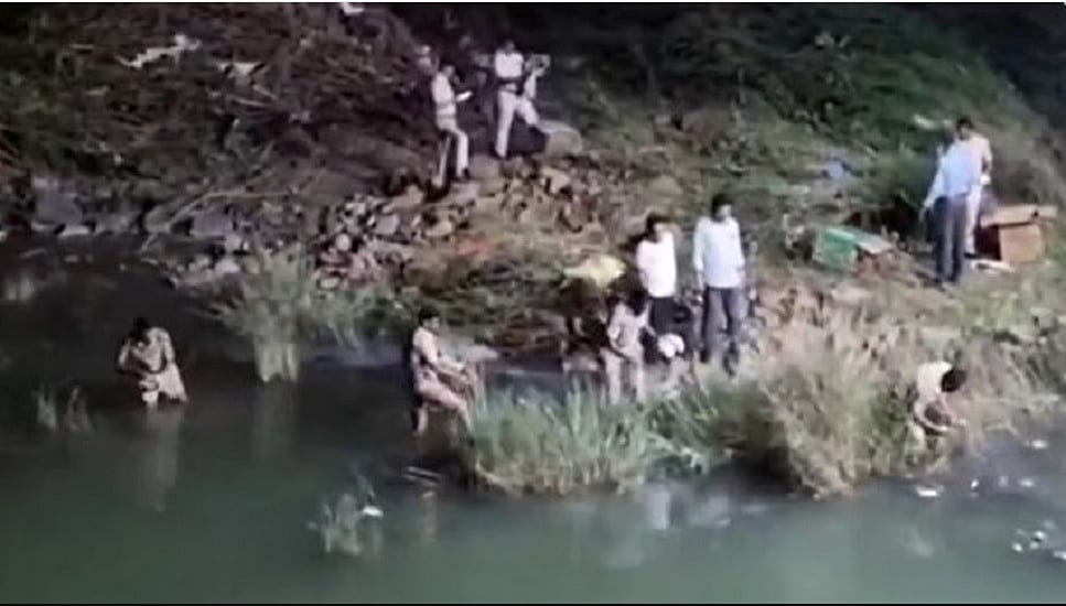 वोट चोरी! अलंद में पूर्व बीजेपी विधायक गुट्टेदार के घर के पास जले हुए मतदाता रिकॉर्ड मिले, SIT जांच के बीच घटना