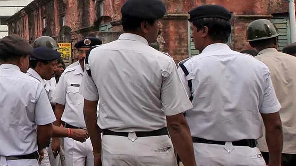 बंगालः आरजी कर रेप कांड के दोषी की भांजी का शव अलमारी से लटका मिला, लोगों ने माता-पिता पर किया हमला