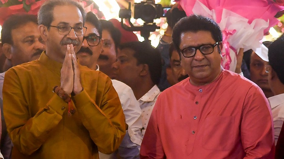 भाई दूज पर ठाकरे परिवार का हुआ मिलन, उद्धव और राज बहन जयवंती के घर पहुंचे