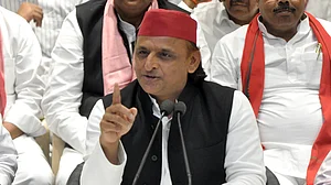 बिहार चुनाव के रुझानों पर विपक्ष ने उठाए सवाल, कहा- 'SIR ने किया खेल, BJP दल नहीं छल है'