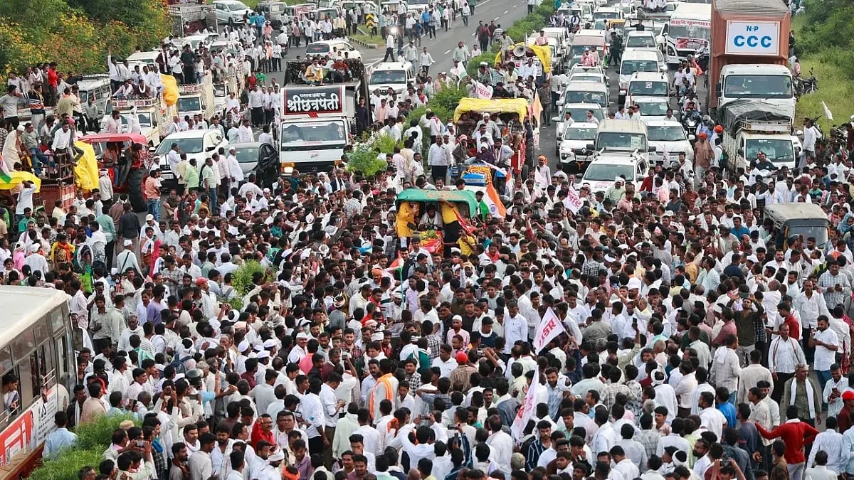 महाराष्ट्र: नागपुर में किसानों का आंदोलन दूसरे दिन भी जारी, NH-44 जाम, सरकार से बिना शर्त कर्ज माफी की मांग