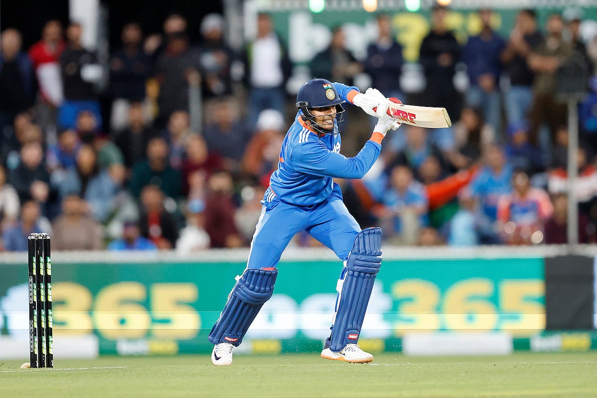 दूसरा टी20: भारतीय बल्लेबाजों का 'फ्लॉप शो', ऑस्ट्रेलिया को महज 126 रन का टारगेट