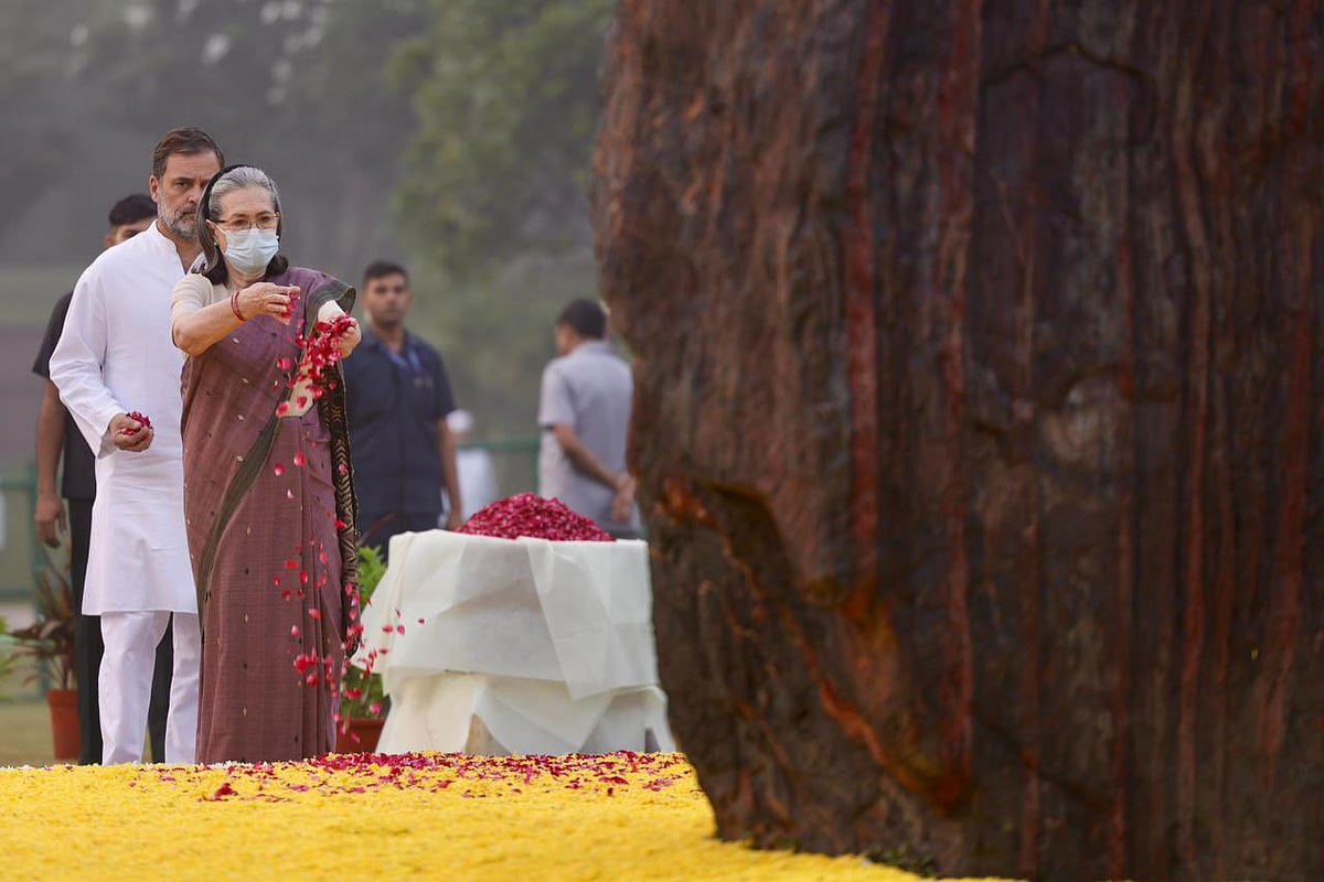 कांग्रेस ने इंदिरा गांधी और सरदार पटेल को दी श्रद्धांजलि, उनके योगदान को याद किया, खड़गे बोले- भारत की एकता और अखंडता...