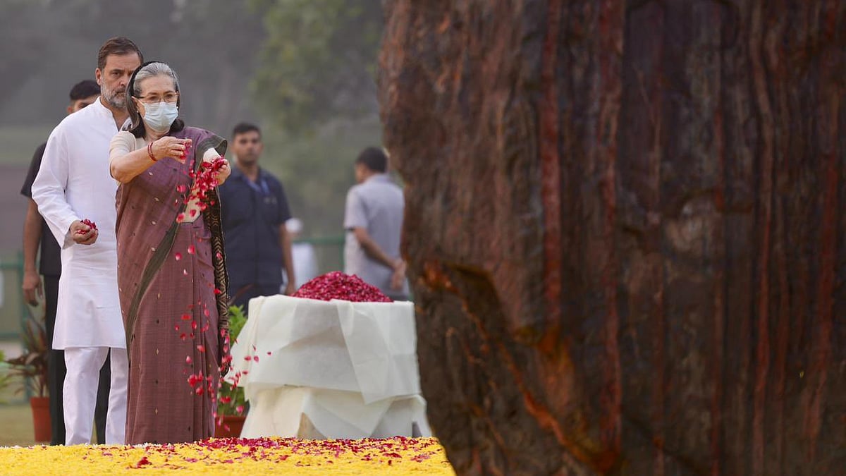 कांग्रेस ने इंदिरा गांधी और पटेल को दी श्रद्धांजलि, उनके योगदान को याद किया
