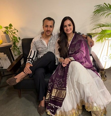 सिनेजीवन: शाहरुख ने अपने जन्मदिन से पहले फैंस को दिया तोहफा और एक्ट्रेस श्रद्धा दास ने बताया सफलता का मंत्र