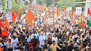 महाराष्ट्रः वोटर लिस्ट में गड़बड़ी के खिलाफ MVA-MNS ने मुंबई में निकाला मोर्चा, चुनाव आयोग को घेरा