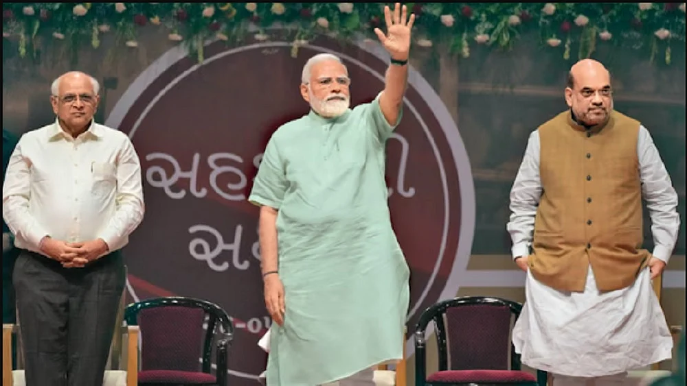 विष्णु नागर का व्यंग्यः रिश्वत का गुजरात मॉडल है तो बहुत आकर्षक, मगर यूपी-बिहार में चल नहीं सकता!