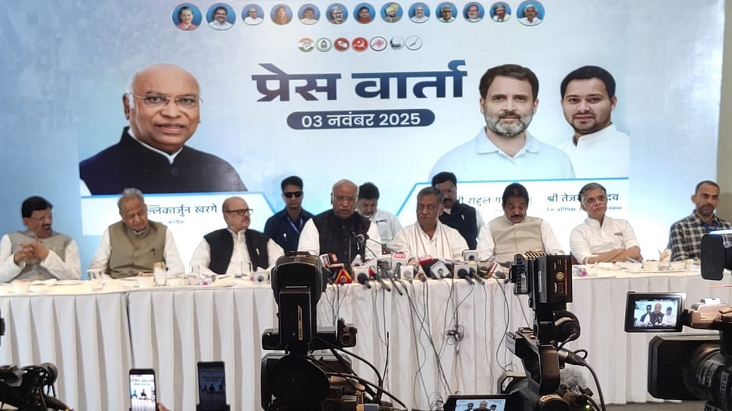 नीतीश को डुबाने की चाल चल रहे हैं पीएम मोदी, चुनाव बाद दूध से मक्खी की तरह बाहर निकाल फेकेंगे: खड़गे