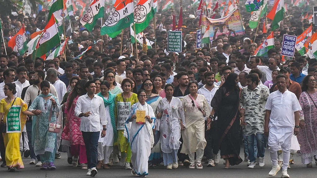 9 राज्यों और 3 केंद्रशासित प्रदेशों में वोटर लिस्ट का एसआईआर शुरू, TMC ने ‘धोखाधड़ी’ करार दिया
