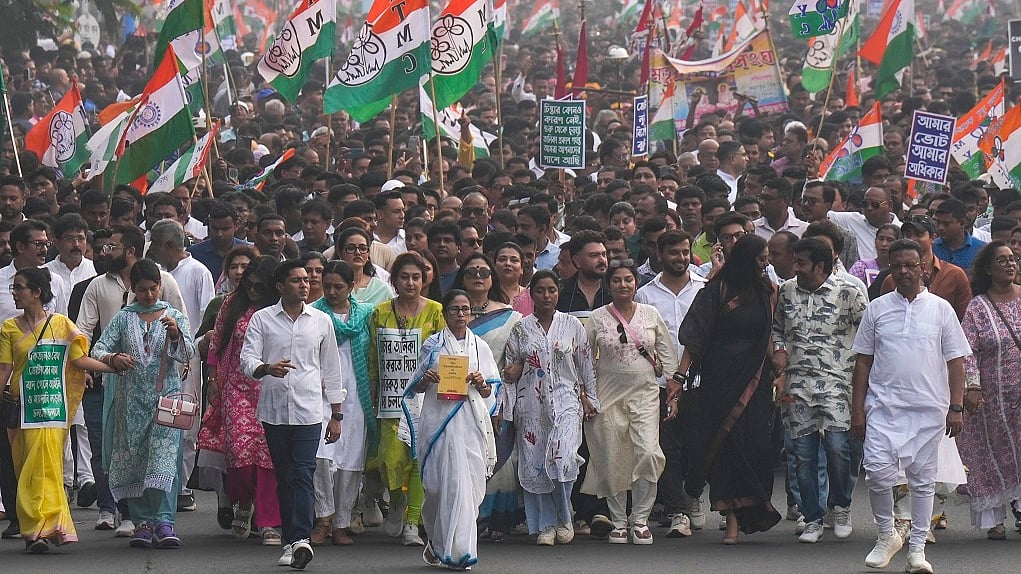 9 राज्यों और 3 केंद्रशासित प्रदेशों में वोटर लिस्ट का एसआईआर शुरू, TMC ने ‘धोखाधड़ी’ करार दिया