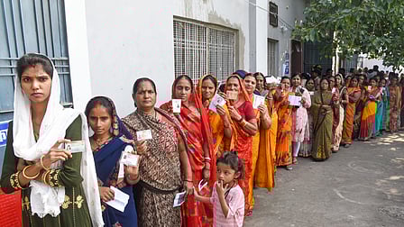 तक 60.13 प्रतिशत मतदान, मीनापुर सीट पर सबसे अधिक वोटिंग