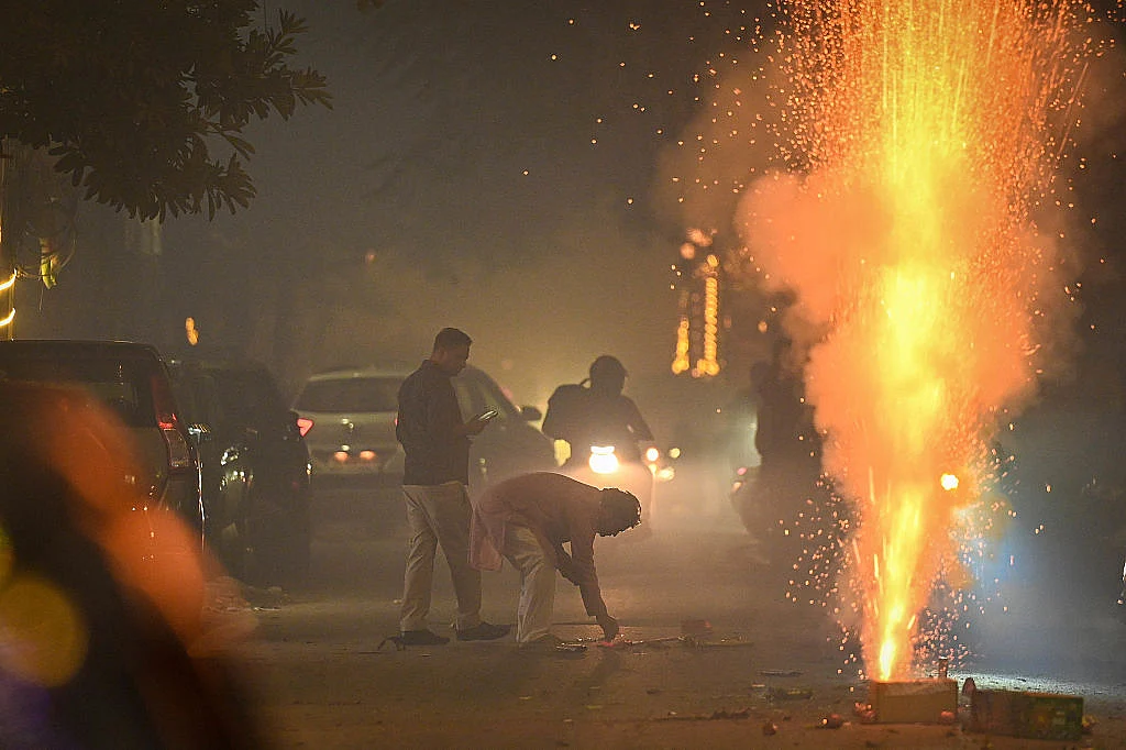 जहरीली दिल्ली: दीपावली में पटाखों की अनुमति तो उदाहरण भर, दूसरे बड़े मसलों में भी रवैया लापरवाही भरा