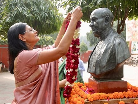 सिनेजीवन: विक्की-कैट के घर आया नन्हा राजकुमार और जानी का 'अप्सरा 2' गाना रिलीज