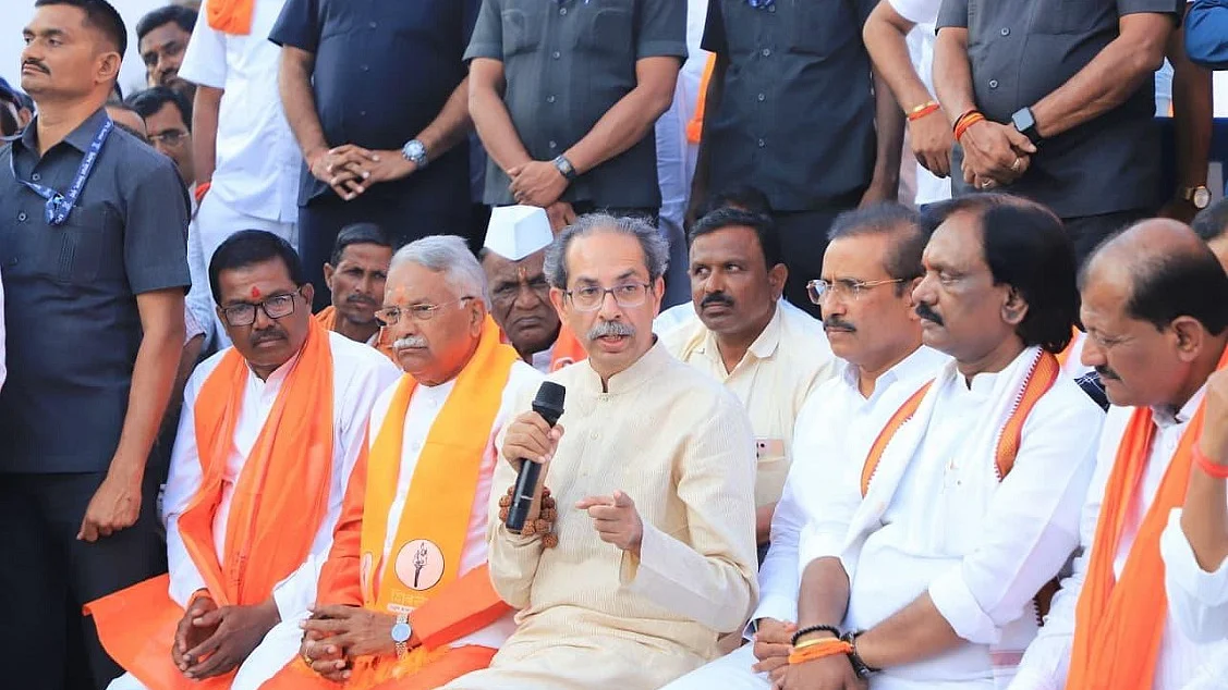 महाराष्ट्र में है 'दगाबाज सरकार', उन्हें 'वंदे मातरम' बोलने का कोई अधिकार नहींः उद्धव ठाकरे