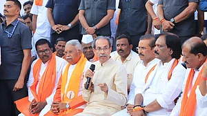 महाराष्ट्र में है 'दगाबाज सरकार', उन्हें 'वंदे मातरम' बोलने का कोई अधिकार नहींः उद्धव ठाकरे