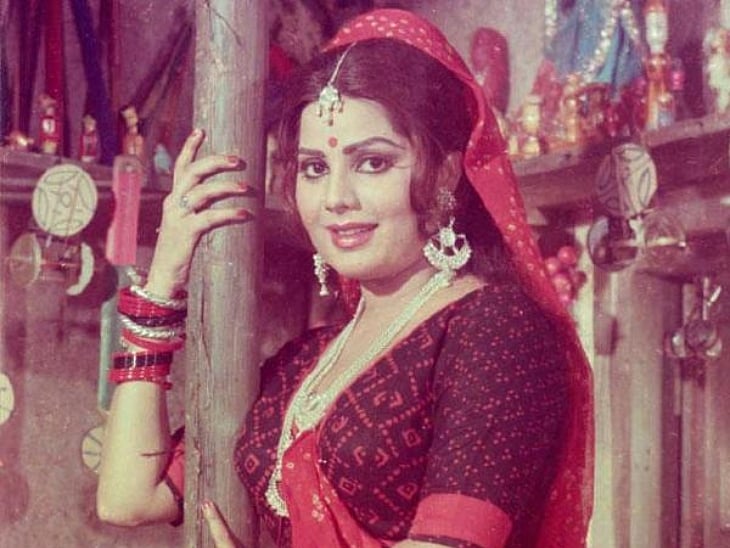 सिनेजीवन: सुलक्षणा पंडित को लेकर पूनम ढिल्लों हुईं उदास और तलाक की खबरों के बीच अस्पताल में भर्ती हुई माही विज