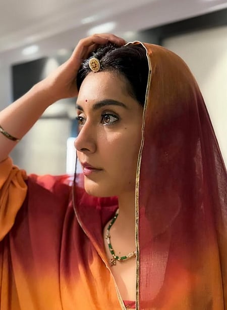 सिनेजीवन: सुलक्षणा पंडित को लेकर पूनम ढिल्लों हुईं उदास और तलाक की खबरों के बीच अस्पताल में भर्ती हुई माही विज