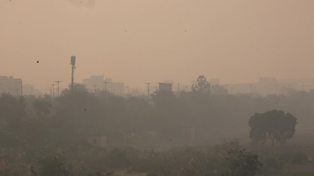 Delhi-NCR में हवा ‘गंभीर’ श्रेणी में पहुंची, ग्रेप का चरण-3 लागू, 5वीं तक सभी स्कूलों में हाइब्रिड मोड का आदेश