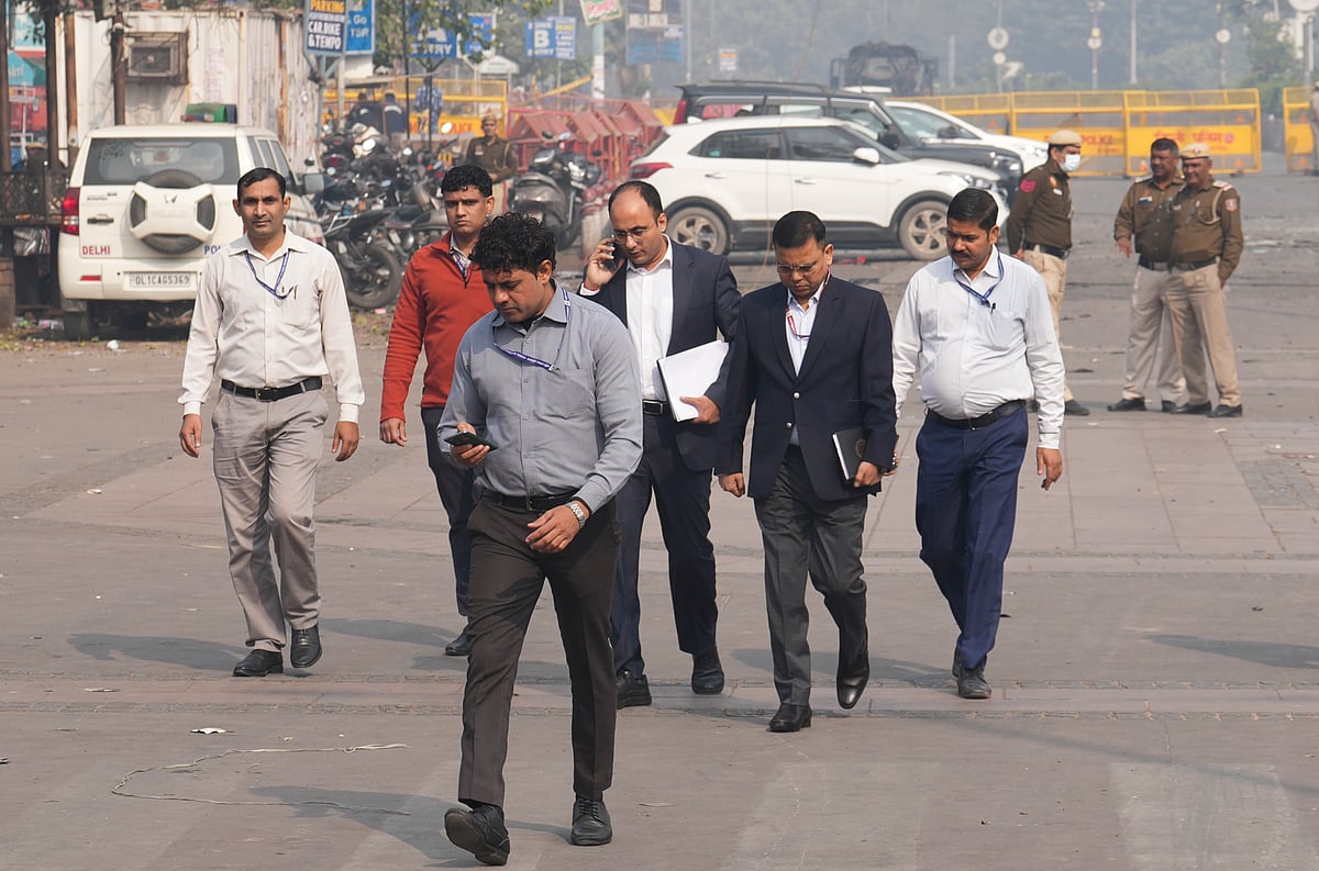 दिल्ली विस्फोट: डॉ. मुजम्मिल ने लालकिला क्षेत्र की कई बार टोह ली थी, FSL ने घटनास्थल से 40 नमूने एकत्र किए