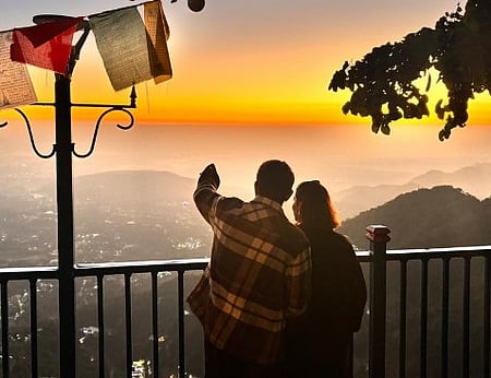 सिनेजीवन: अस्पताल से डिस्चार्ज हुए गोविंदा और  दिल्ली बम धमाके पर राजपाल यादव ने जाहिर की संवेदनाएं 