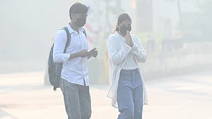 दिल्ली-एनसीआर में बढ़ता प्रदूषण बना स्वास्थ्य संकट, AQI 400 के पार पहुंचा, नागरिकों को सख्त चेतावनी जारी