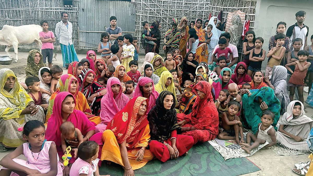 बिहार में हजारों महिलाएं कर्ज के जाल में डूबी हैं